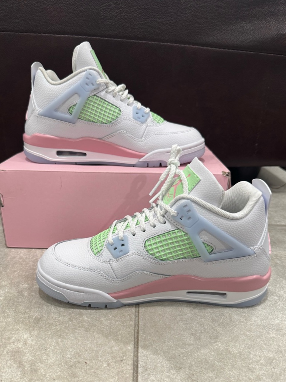 Jordan 4 Retro Valentine's Day 2026 GS Womens Sneakers IB7068-100 - Picture 2 of 9